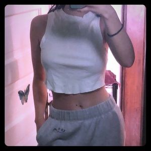 ✨Cream colored cropped tank top✨
